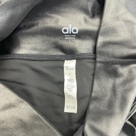 ALO High-Waist SHINY Leggings Large Black - Picture 9 of 11